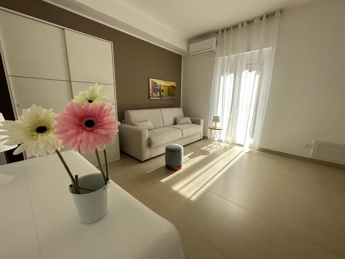 Four Rooms Naxos Giardini Naxos Dış mekan fotoğraf
