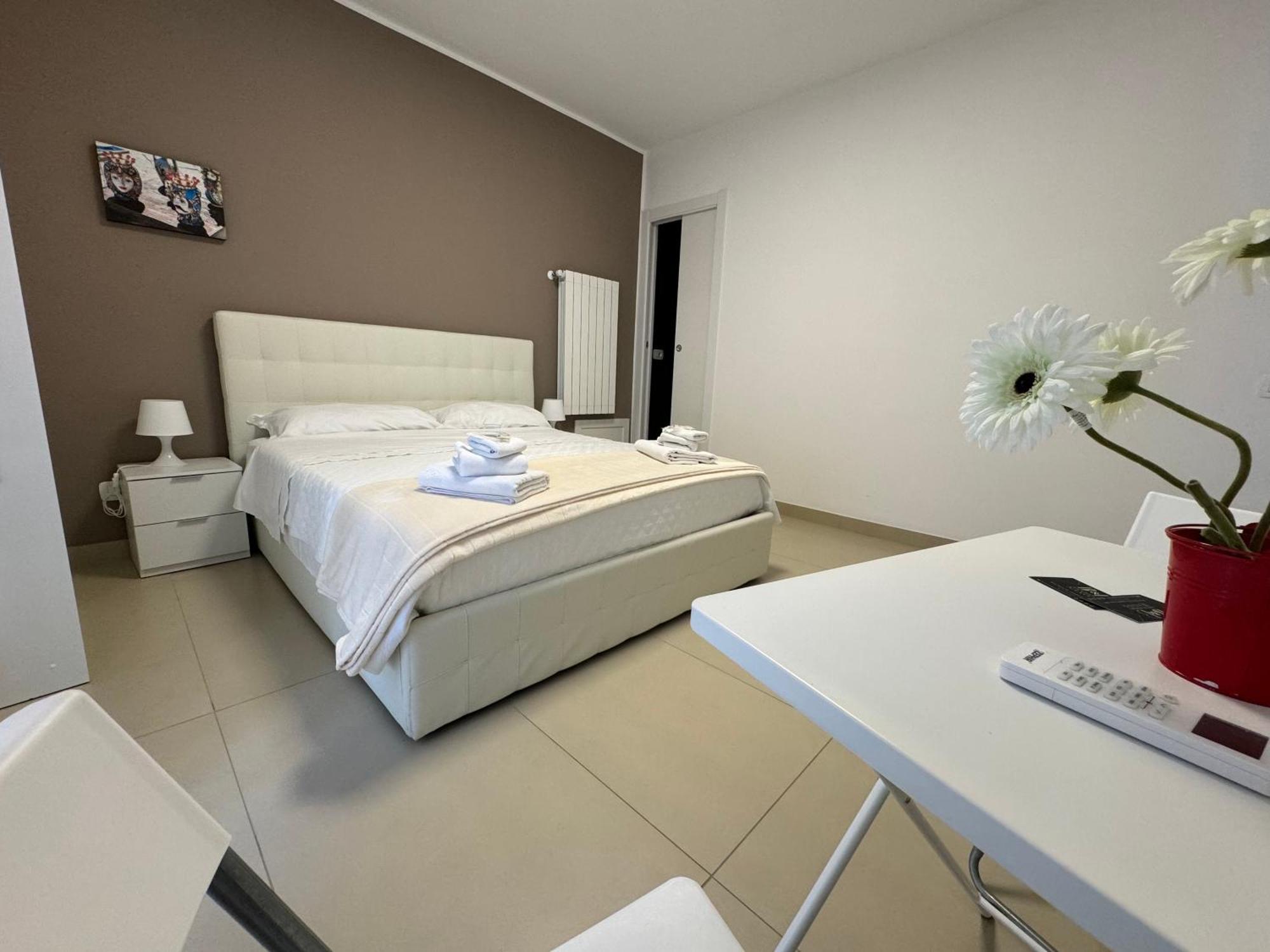 Four Rooms Naxos Giardini Naxos Dış mekan fotoğraf
